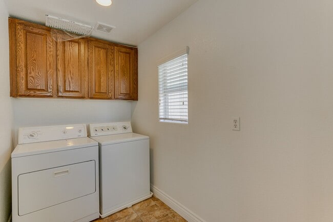 Building Photo - Gated Townhome with Strip Views from the Balcony!