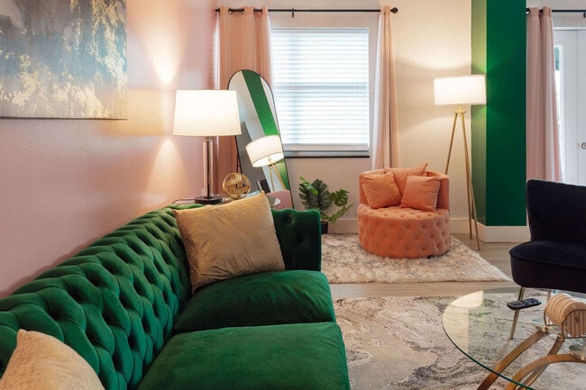 Building Photo - 202 E Main St