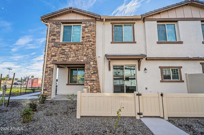 Building Photo - 4100 S Pinelake Way