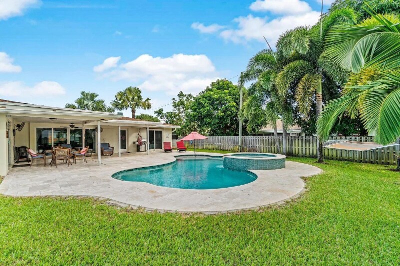 Building Photo - 306 SW 11th Ave