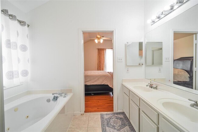 Building Photo - 22623 Holly Lake Dr