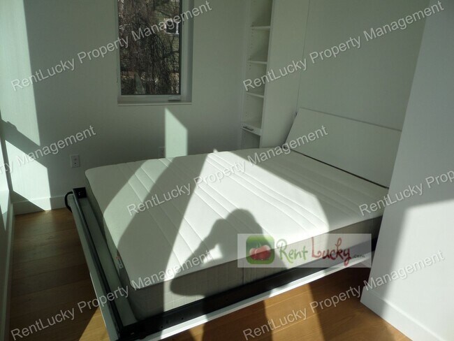 Building Photo - Spectacular VIEW 2 Bedroom+Den Townhome, Zoned For Residential & Commercial Use! Live and Work in...