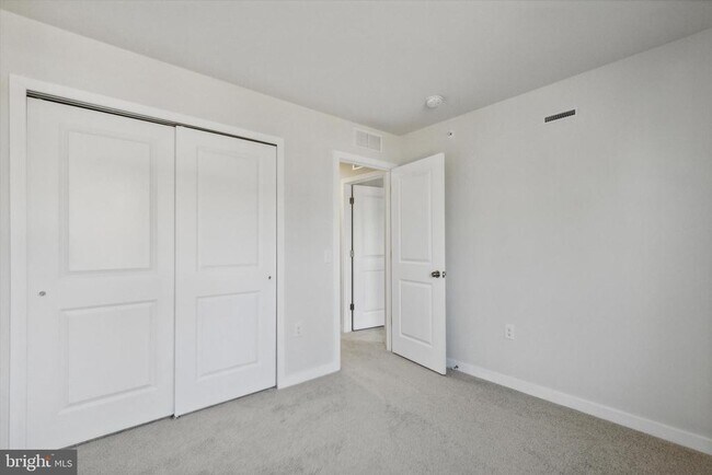 Building Photo - 308 Bennetts Ct