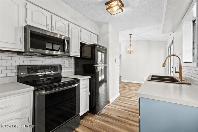 Building Photo - 250 Buck Knobs Rd