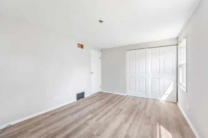 Building Photo - 3075 Kingston Ct