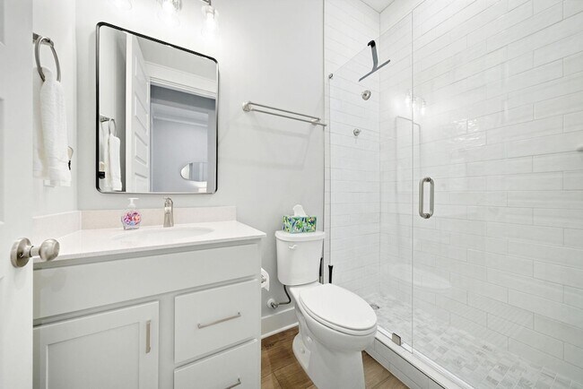 Building Photo - 323 Suwannee Dr