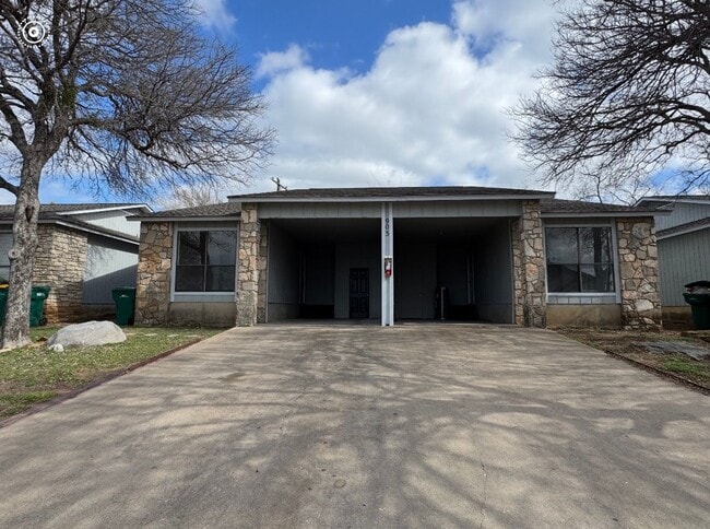 Building Photo - 901 Mayfield Dr