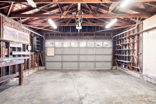 Building Photo - 4448 Irvington Ave