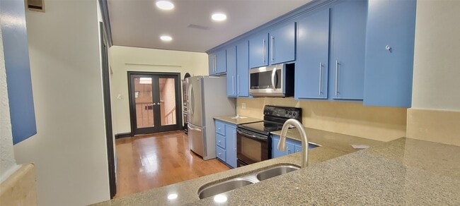 Building Photo - 5141 Del Monte Dr