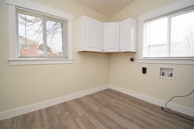 Building Photo - Beautiful 1 Bed 1 Bath Bungalow in West Valley!!!