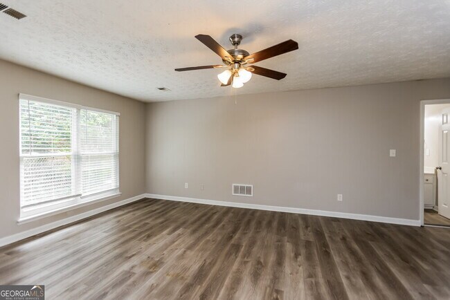 Building Photo - 6270 Beethoven Cir