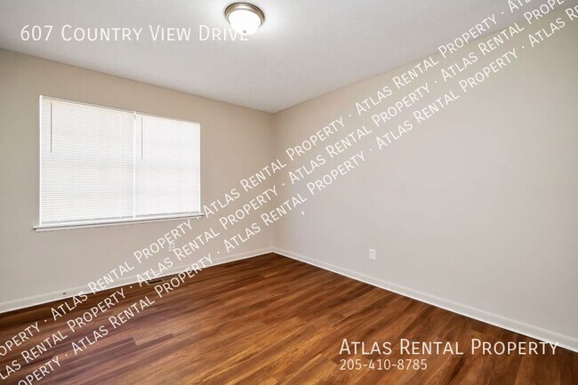 Building Photo - 607 Country View Dr NE