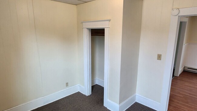 Building Photo - 124 Lincoln Ave