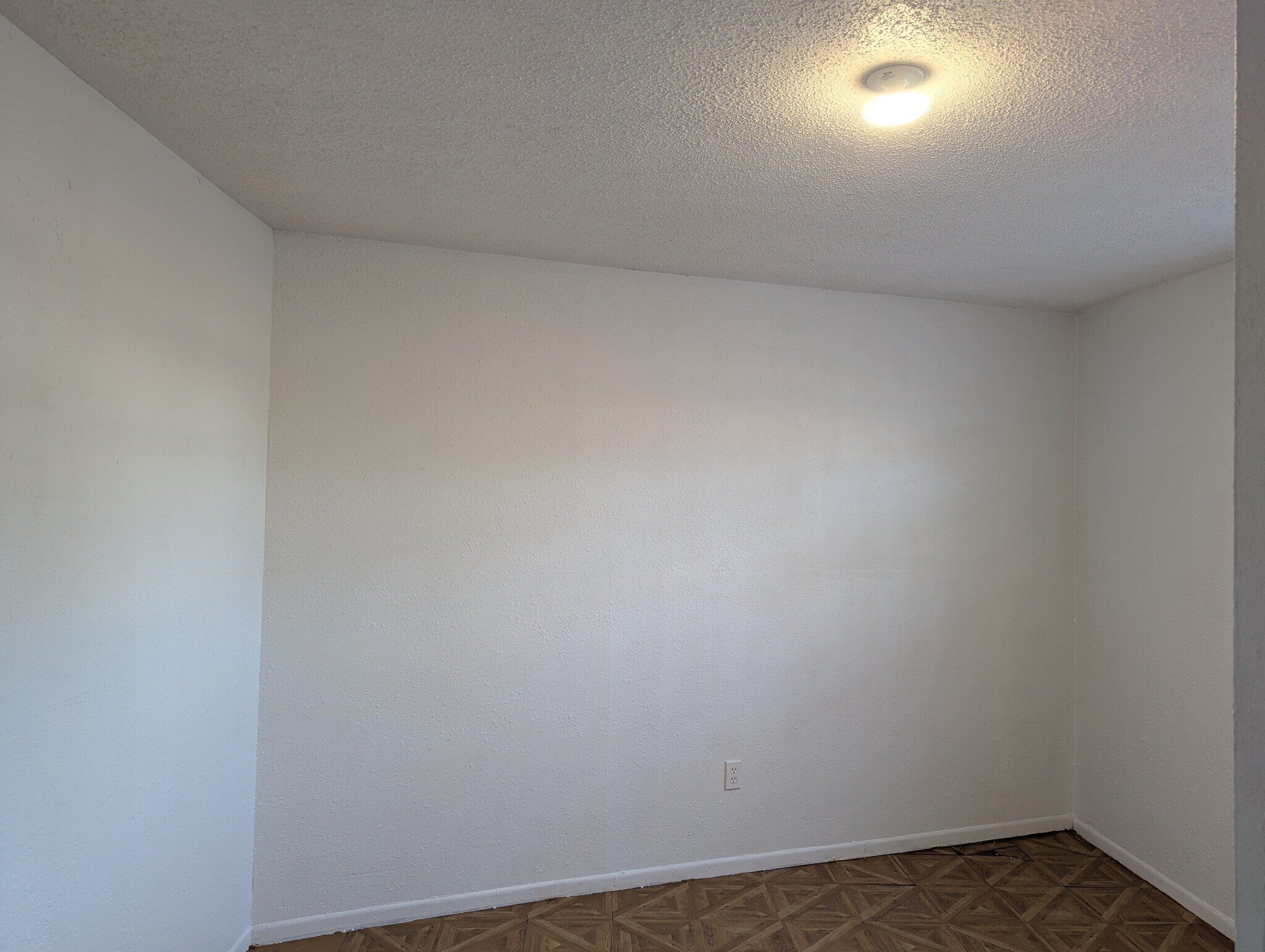 Building Photo - 201 W 1st St