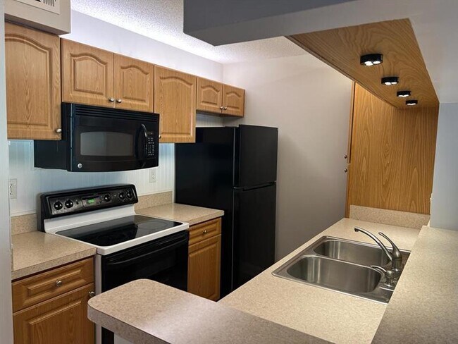 Building Photo - 2502 SE Anchorage Cove