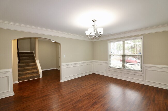 Building Photo - Spacious 4-Bedroom Home with Fireplace in Fayetteville, NC - A Must-See Rental Property!