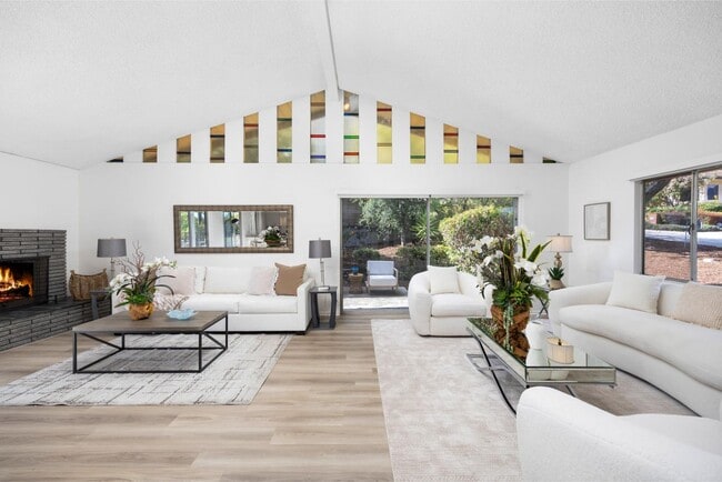 Building Photo - Mid-Century Home in Prime East Sierra Madr...
