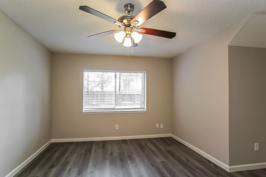 Building Photo - 4310 Shalom Creek Ln