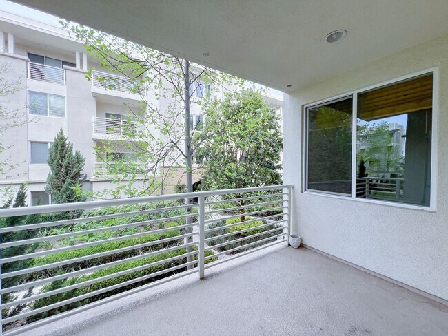 Building Photo - Beautiful  2Bd 2 Ba in Luxury Community