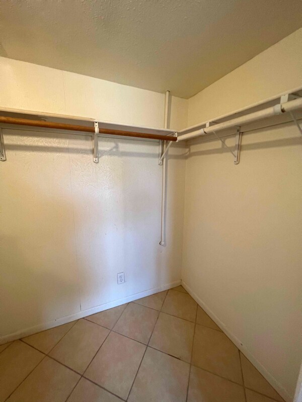 Building Photo - 401 Buchanan Dr