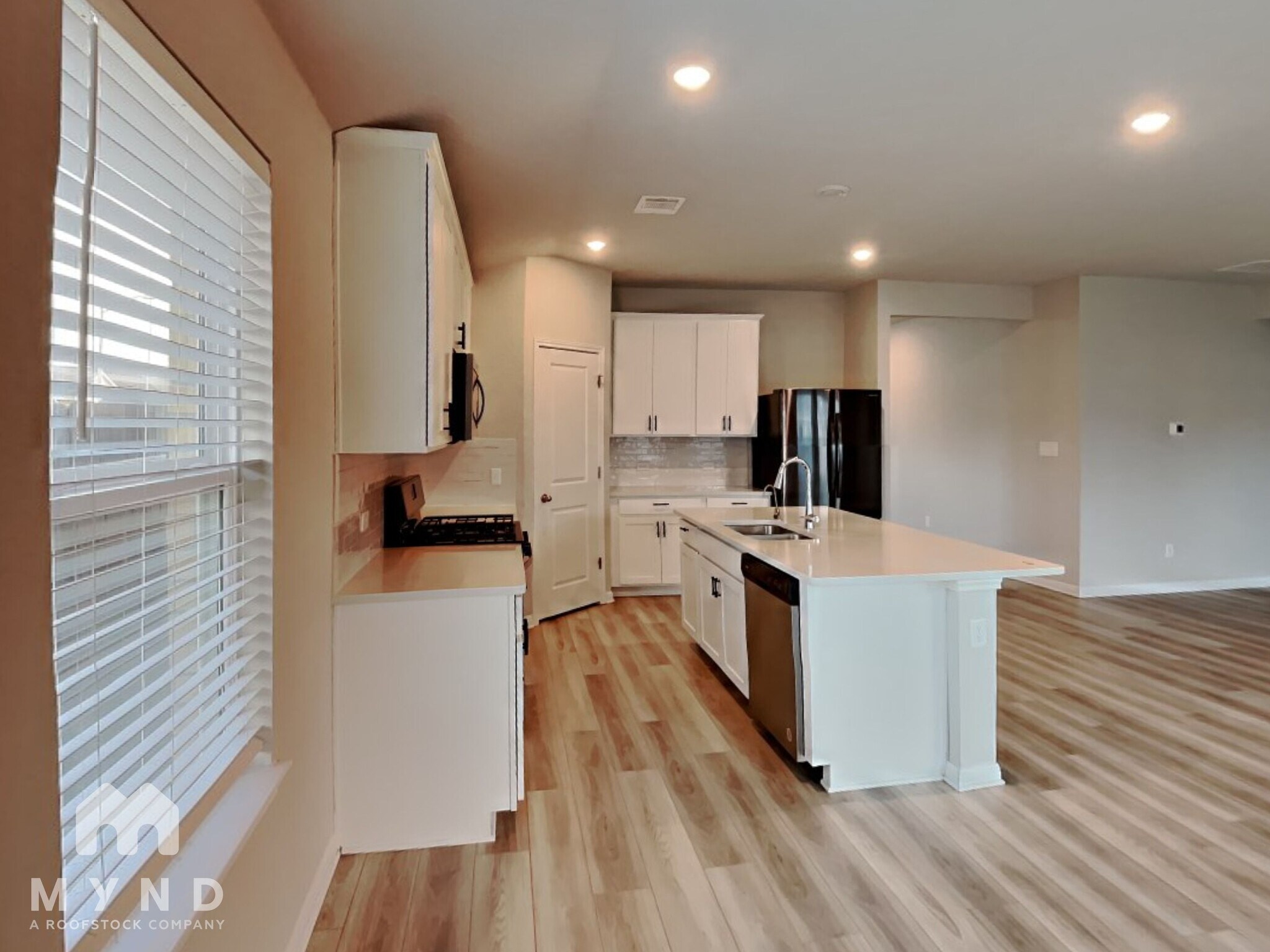 Building Photo - 100 Ostracoda Ln
