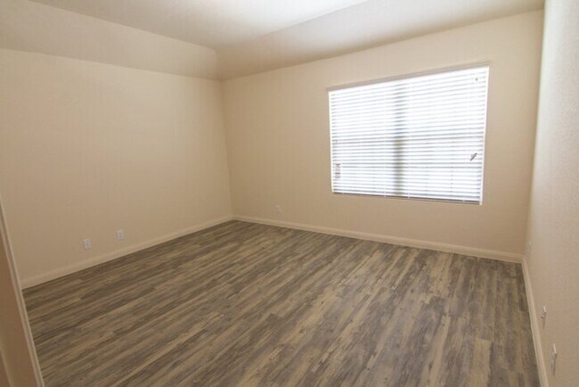 Building Photo - 8715 Tesoro Hills