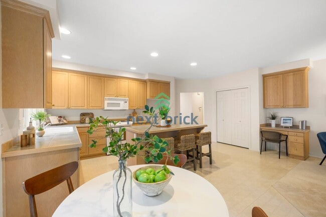 Building Photo - Stunning 3 BEDS & 2 BATH SINGLE FAMILY HOUSE FOR RENT