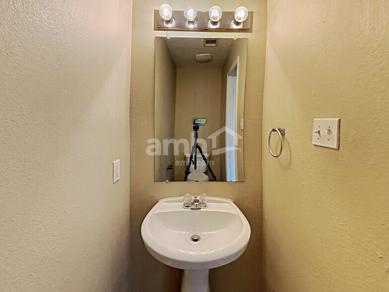 Building Photo - 1618 Withers Way