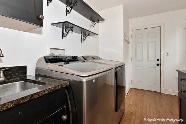 Building Photo - 756 Stonegate Rd