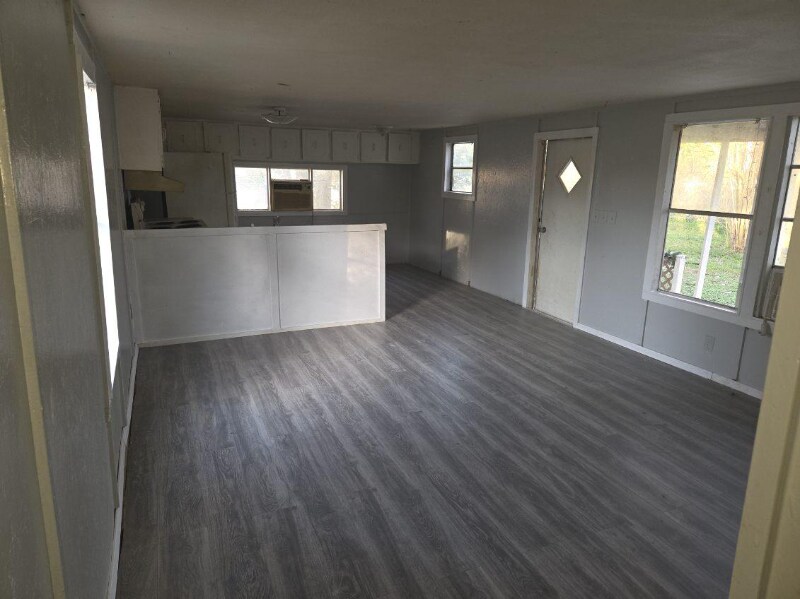 Building Photo - 2 B Harding St