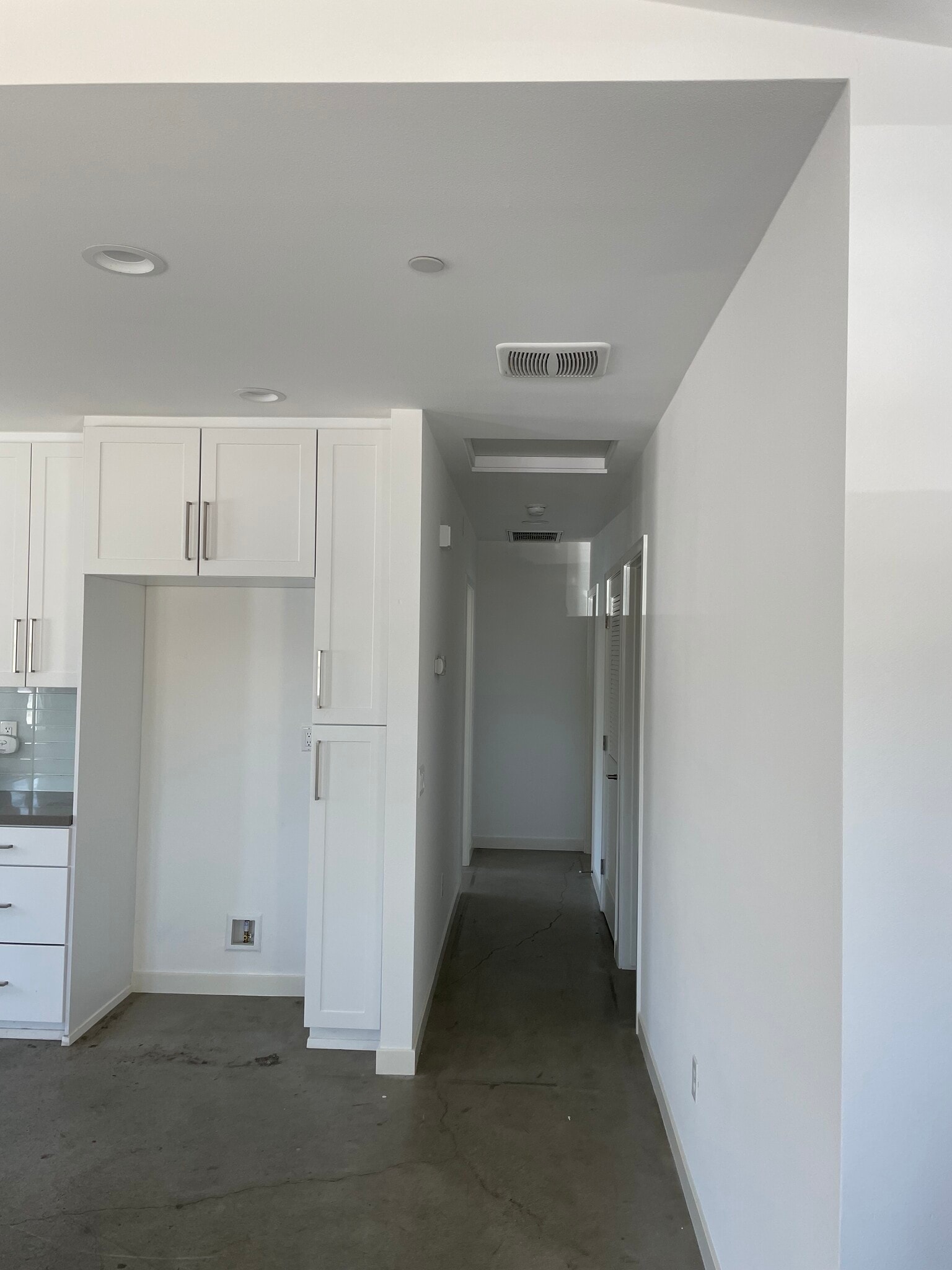 To bedrooms and laundry - 455 N Cypress St