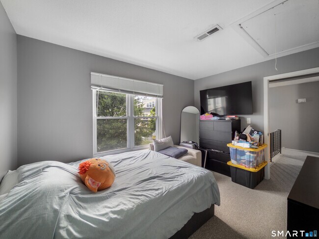 Building Photo - 92 Limewood Ave