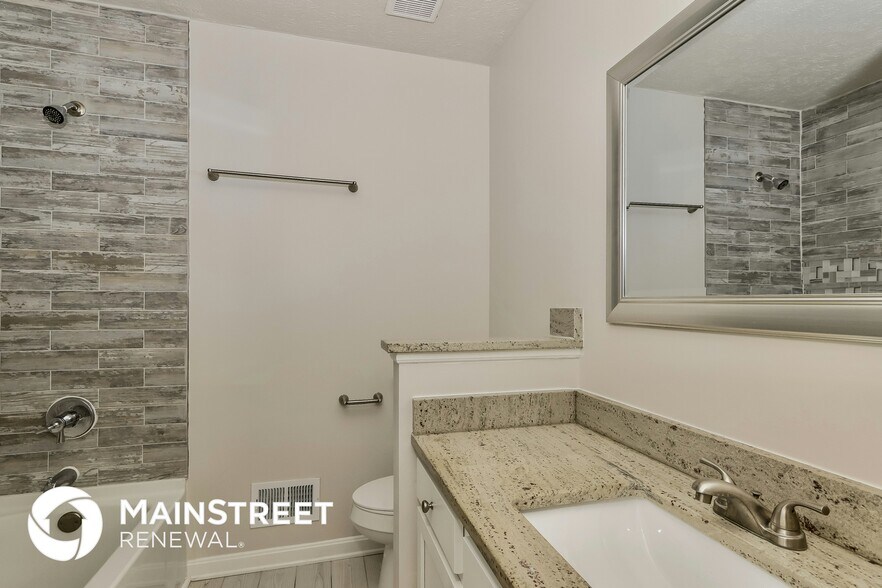 Building Photo - 9104 Royal Oak Dr