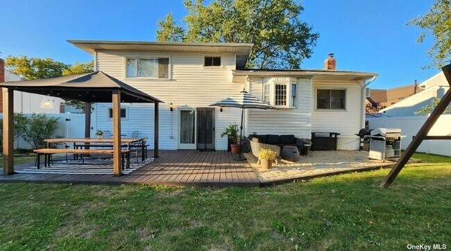 Building Photo - 350 Linden St