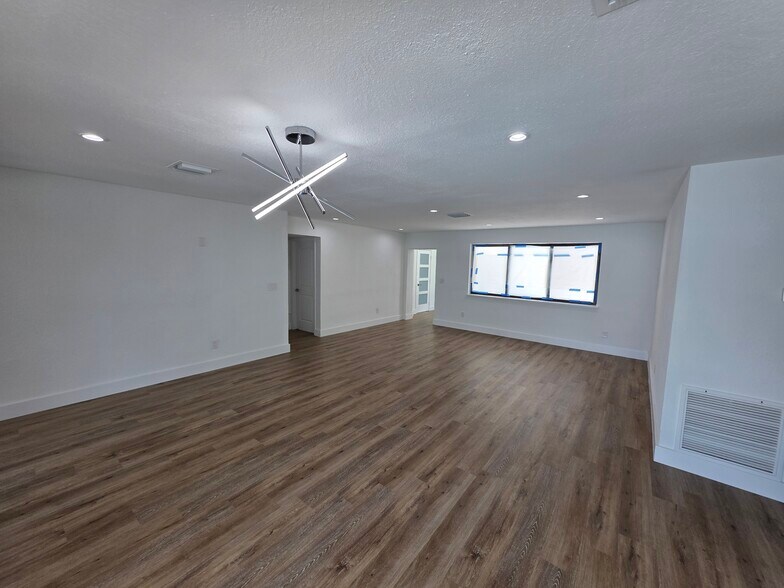 Building Photo - 9020 SW 198th Ter