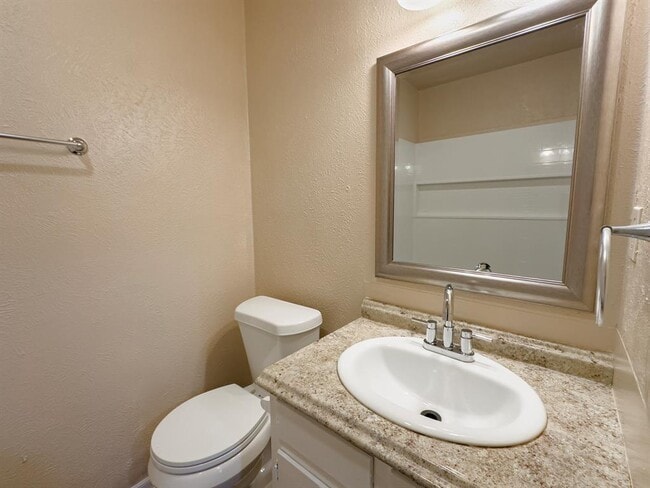 Building Photo - 2516 N W S Young Dr