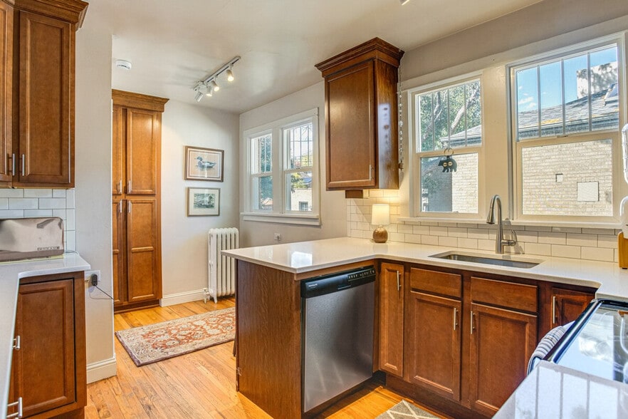 Building Photo - 757 Clayton St