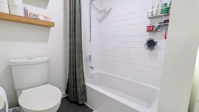 Building Photo - 1030 Casa Dr