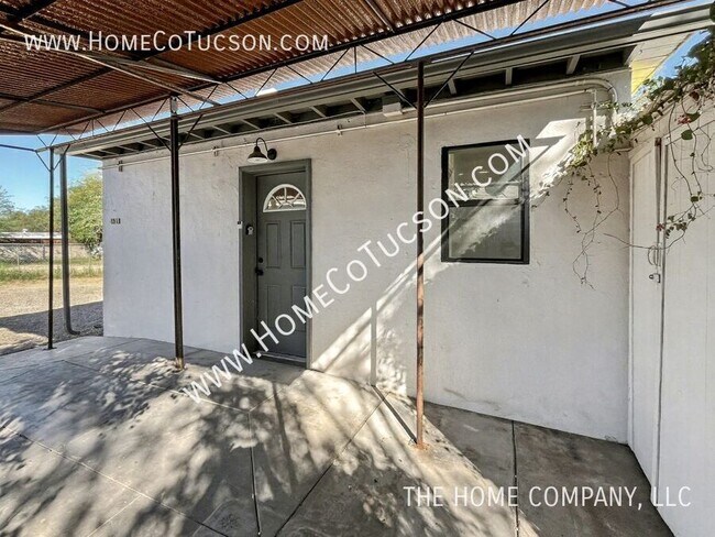 Building Photo - 3435 E Elida St