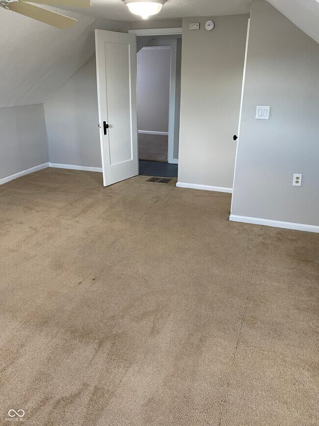 Building Photo - 5338 Winthrop Ave