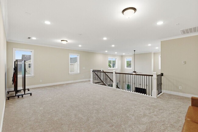 Building Photo - 790 Fontwell Ln