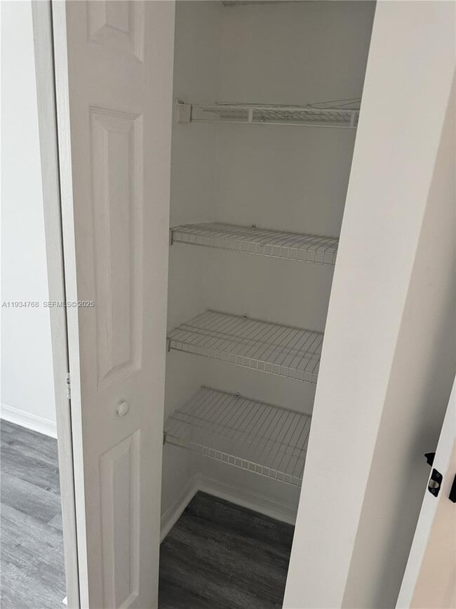 Building Photo - 2131 SE 10th Ave