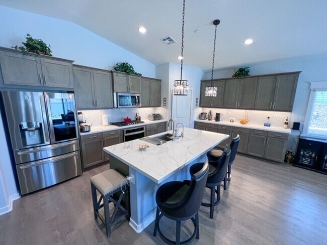 Building Photo - Stunning 2021 built 4 bedroom home for LEA...