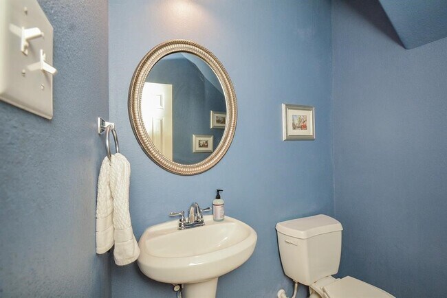 Building Photo - 3322 Aegean Dr