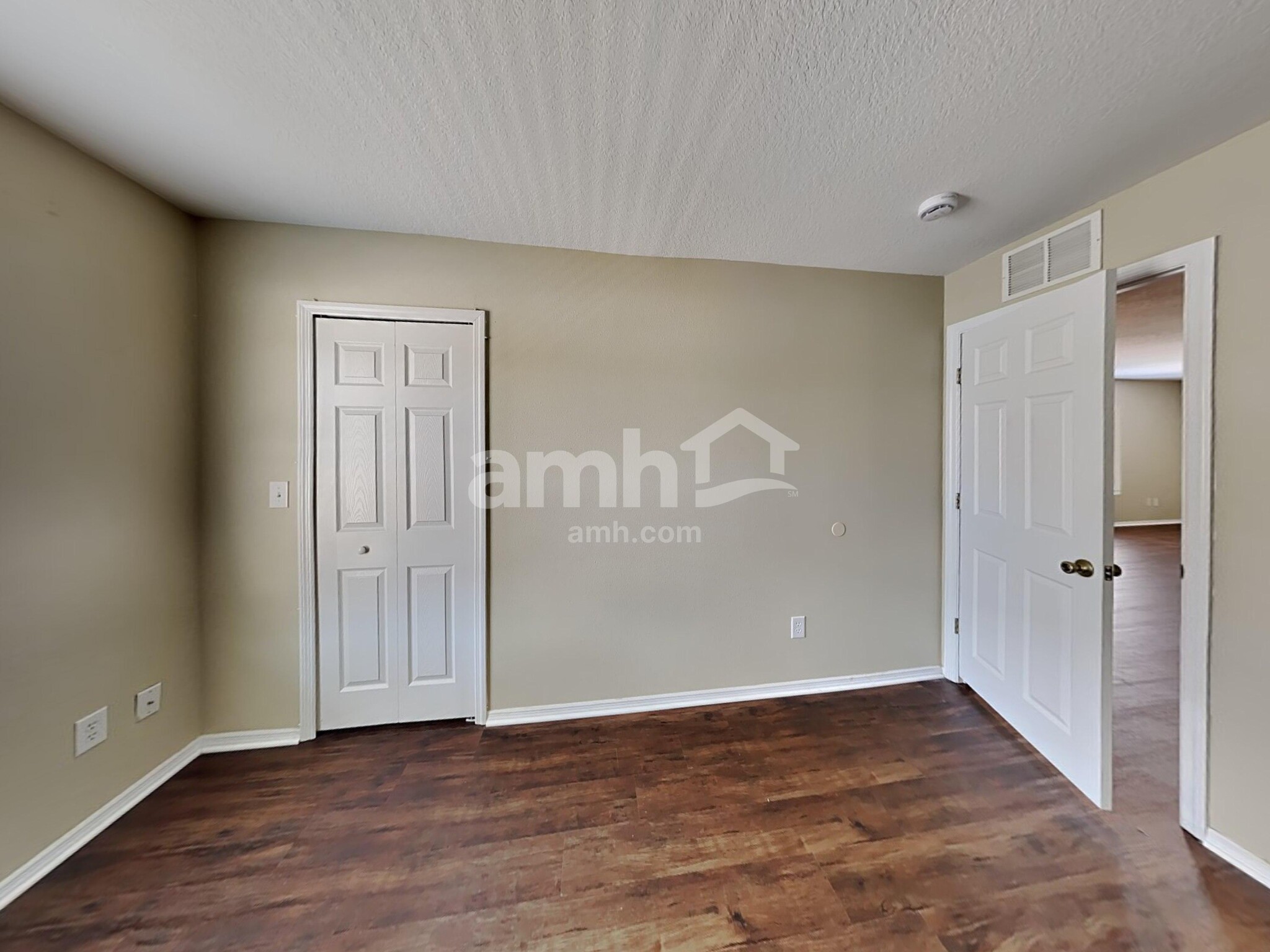 Building Photo - 30915 Sonnet Glen Dr