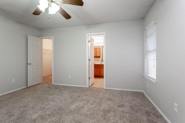 Building Photo - Cozy 3/BR 2/BA One-Level Home with Covered...