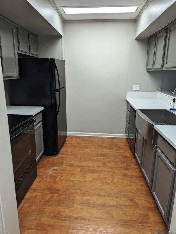 Building Photo - 2122 Stonehenge Ave