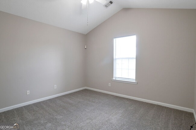 Building Photo - 413 Autumn Lake Ct