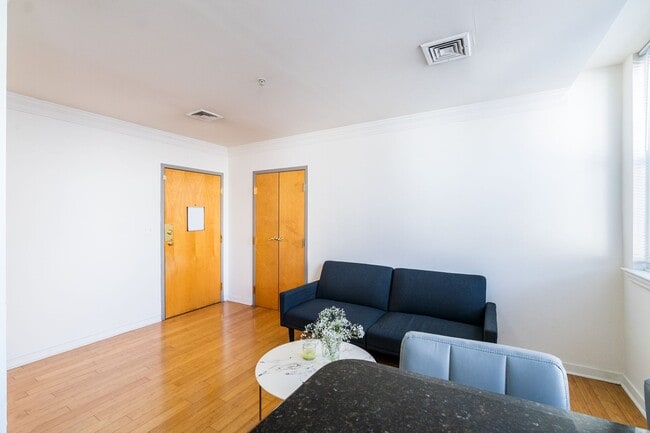 Building Photo - One Bed Chestnut View Condo