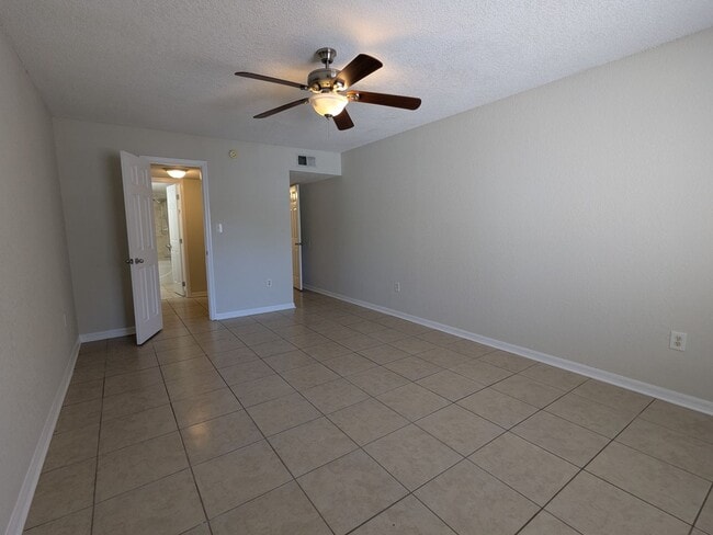 Building Photo - First Floor 1 Bedroom, 1 Bathroom Condo in Metro at Michigan Park